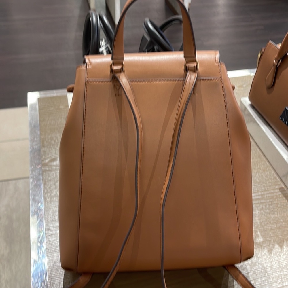 Michael Kors Backpack Bag Phoebe Medium Flap Drawstring Backpack 
Brown 
NWT - Picture 3 of 16